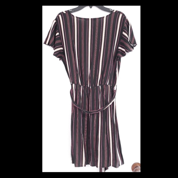 Forever21:Size:M/ Striped Tie Mini Dress - Picture 3 of 4